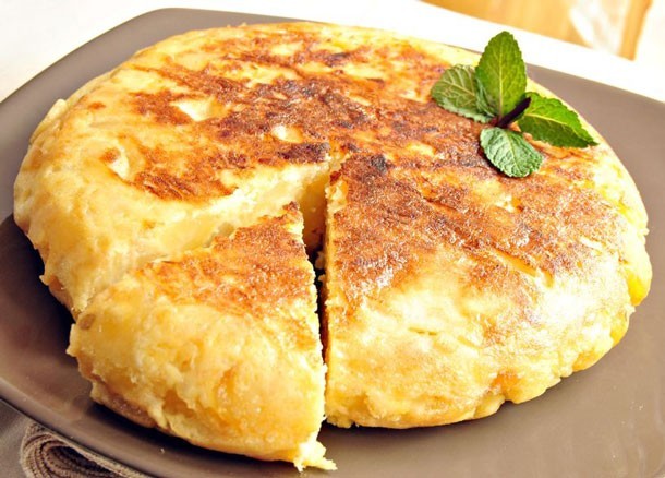 homemade] Tortilla de patatas (Spanish omelette) : r/food