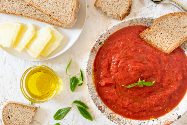 Italian Fresh Tomato Soup (Zuppa di Pomodoro) (610 × 410 px)