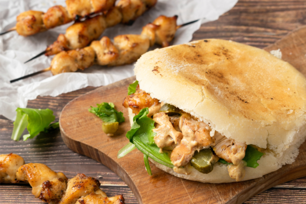 Grilled Chicken and Hummus in Pita (Pargiyot)